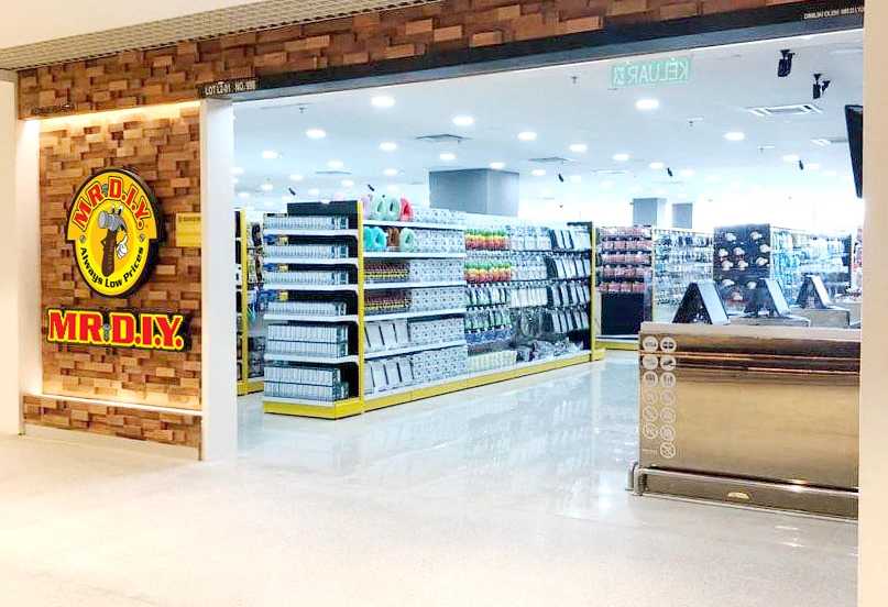 449th Store Opening at Seventeen Shopping Mall