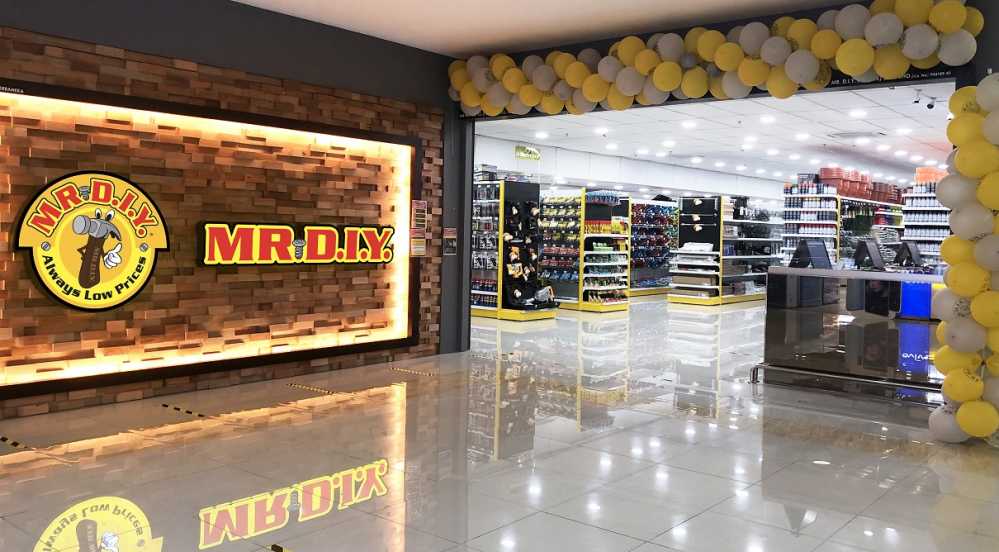 616th Store Opening at Paragon Market Place