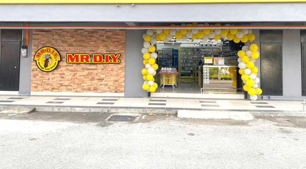 674th Store Opening at Pusat Arowana, Pekan Ayer Hitam