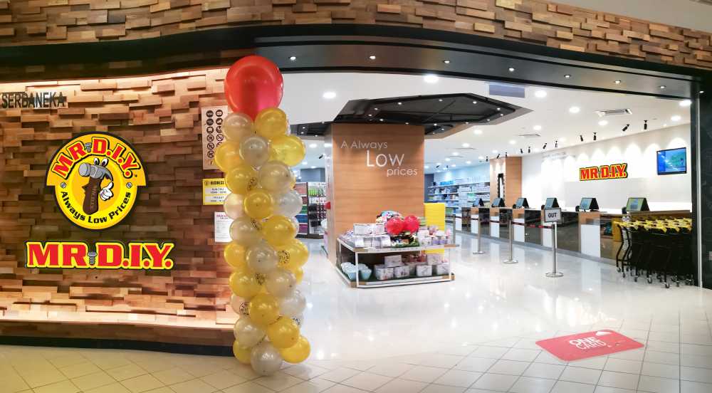500th Store Opening at 1 Utama Shopping Centre